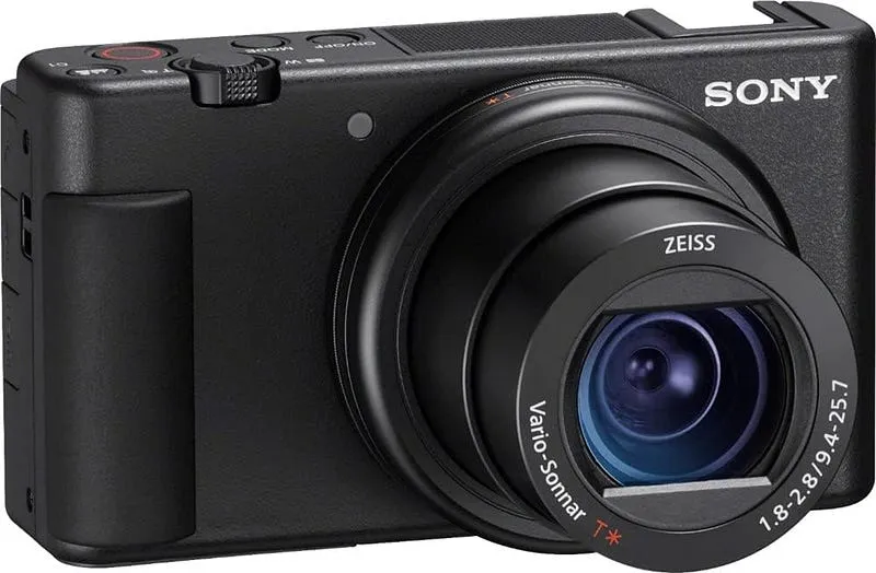 7 Best Cameras For Adventure Photography: (Guide & Reviews)
