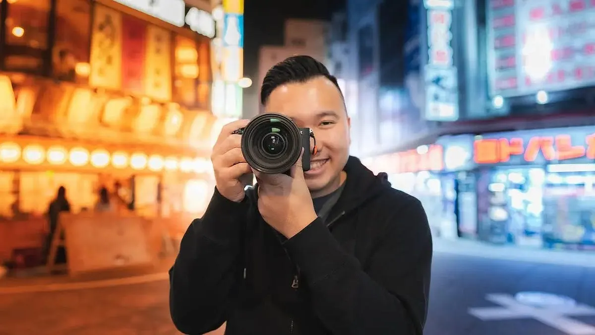 7 Best DSLR Camera for Low Light Video: (Guide & Reviews)