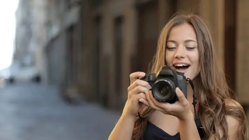 Best Cameras for Students: (Guide & Reviews)