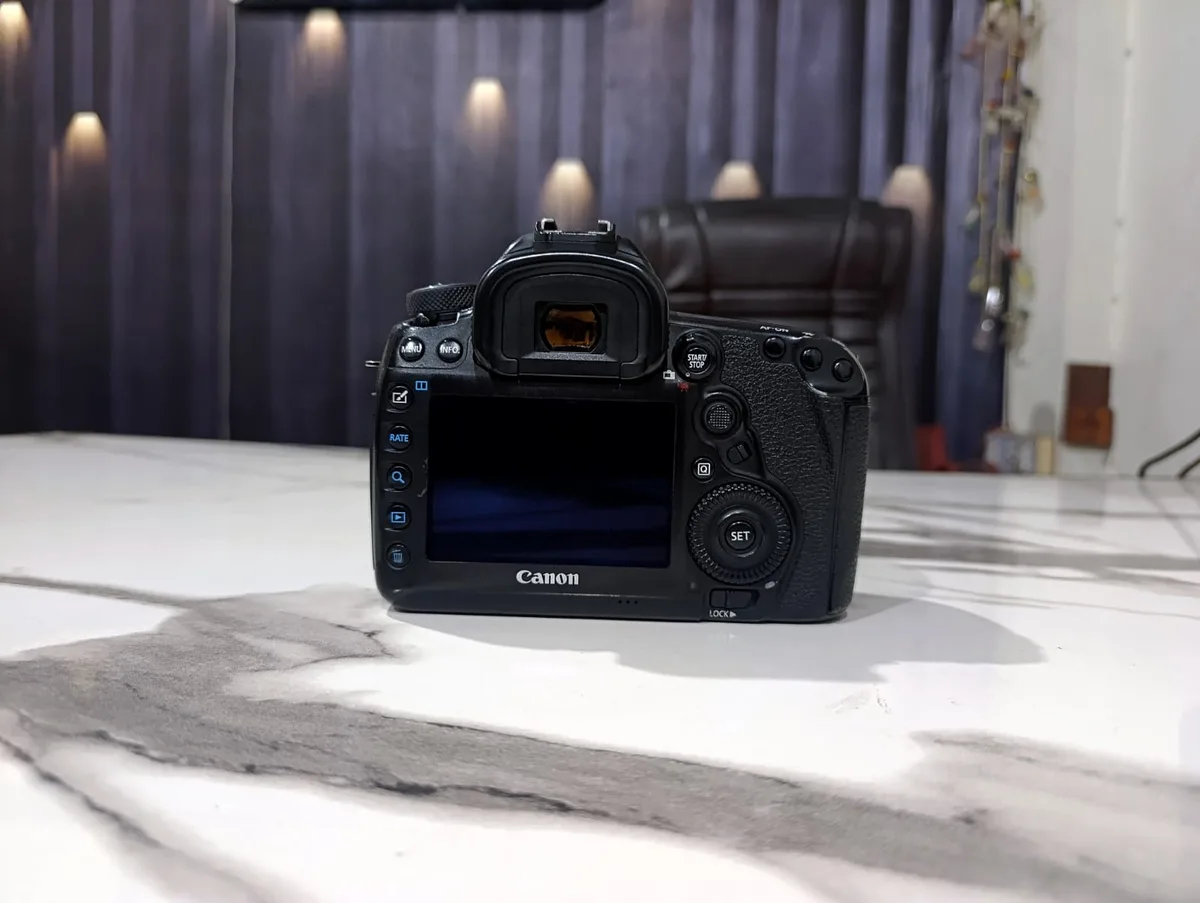 Rear screen and controls of my Canon EOS 5D Mark IV
