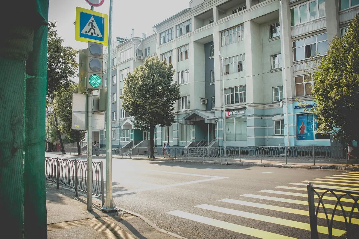 Is this considered street or travel photography?